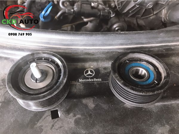Bulley đỡ curoa động cơ - Xe Mercedes S550 W221 - Động cơ M272 - Hàng có sẵn Part number: A2722021019