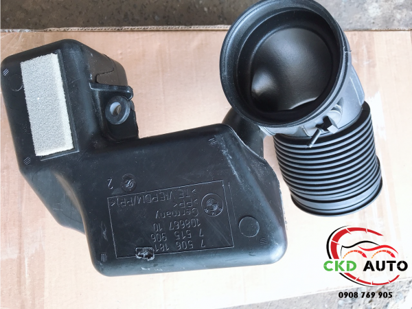 Rubber boot with resonator - Ống gió nạp xe BMW 318 E46 part number: 13717506181