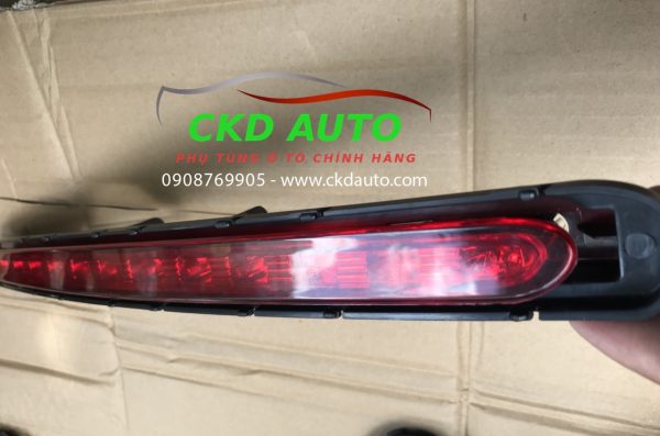 Đèn phanh trên cốp sau xe Mercedes W211 - A2118201546
