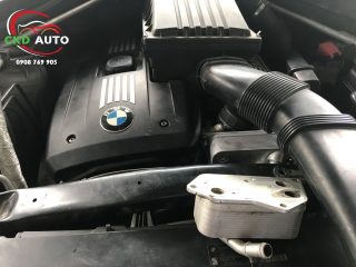 Két giải nhiệt nhớt động cơ xe BMW X5 -3.0 si E70 - động cơ N52N